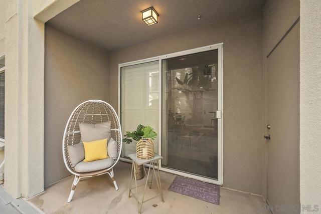 4165 Executive Dr, La Jolla CA: https://media.crmls.org/mediaz/38c8046a-333b-4c81-93d4-bf70f5a4a4e8.jpg