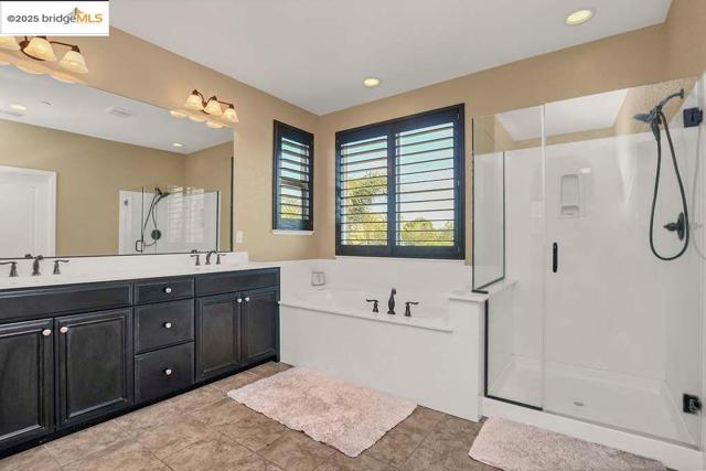 8065 Westport Circle, Discovery Bay CA: https://media.crmls.org/mediaz/38c89d01-c83b-474b-b030-77092021135e.jpg