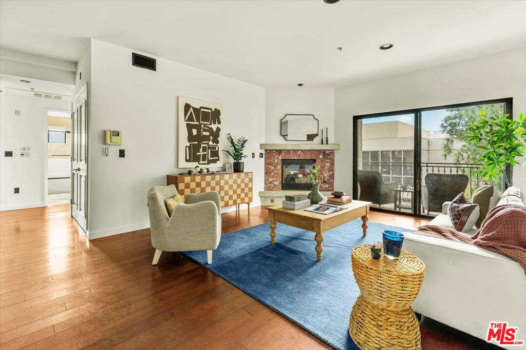 417 S Westmoreland Avenue #404
