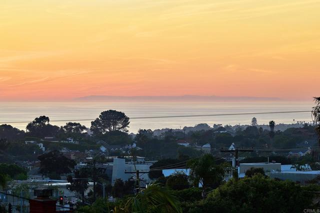 Detail Gallery Image 11 of 42 For 3768 Skyline Rd, Carlsbad,  CA 92008 - 4 Beds | 2/1 Baths