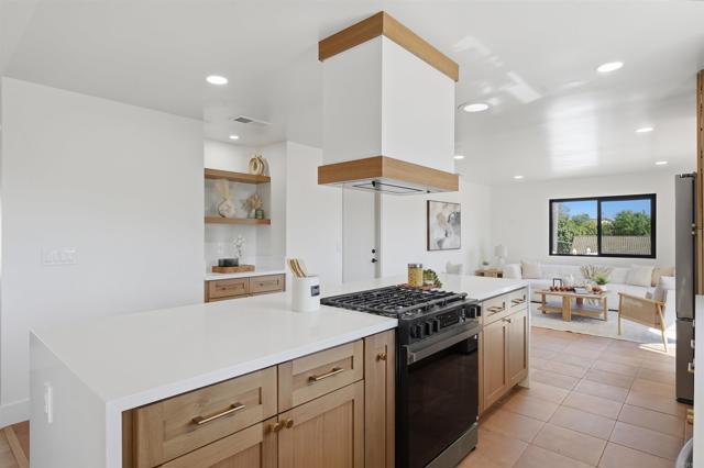 Detail Gallery Image 8 of 46 For 358 Spanish Spur, Fallbrook,  CA 92028 - 3 Beds | 2 Baths