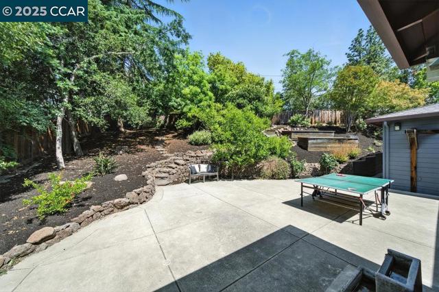 1341 Juanita Dr, Lafayette CA: https://media.crmls.org/mediaz/38c94ee3-dde4-48ca-a24d-2116c0f5e008.jpg