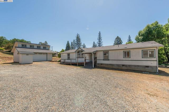 31 Rocky Road, Weaverville CA: https://media.crmls.org/mediaz/38c96eab-59e4-4be0-9a90-f6900a74ee01.jpg