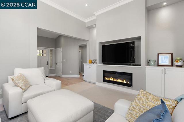 5593 Terra Granada Dr, Walnut Creek CA: https://media.crmls.org/mediaz/38c9d374-2be0-42be-97a1-d6481e9ada24.jpg