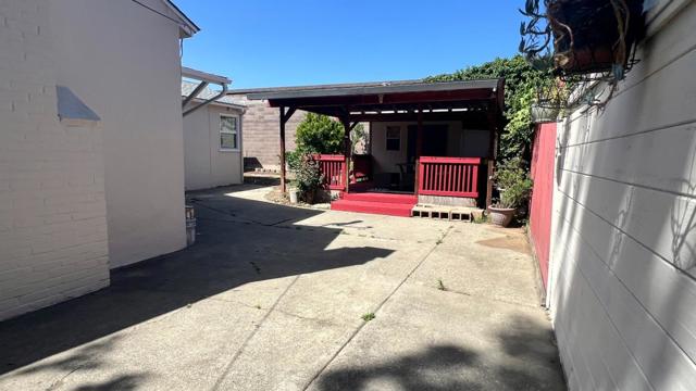 15958 Via Descanso, San Lorenzo CA: https://media.crmls.org/mediaz/38ca30f7-6d2b-448a-8b0b-036a1ad1919b.jpg