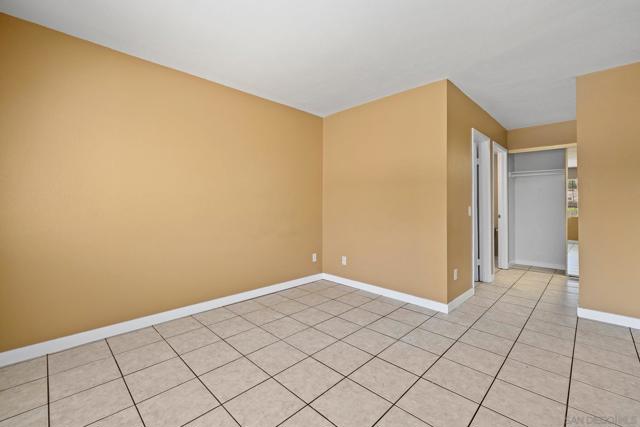 2920 Briarwood Rd, Bonita CA: https://media.crmls.org/mediaz/38ca3dab-8a0a-4fc1-96b9-8d325ef69ca8.jpg