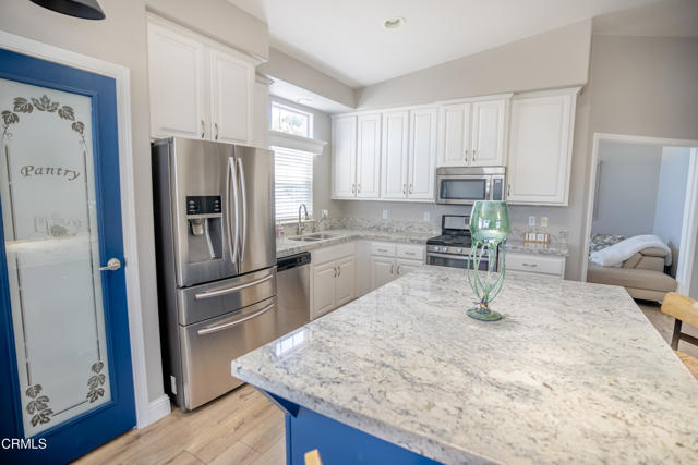 Detail Gallery Image 12 of 49 For 229 Remington Ave #229,  Ventura,  CA 93003 - 2 Beds | 2 Baths