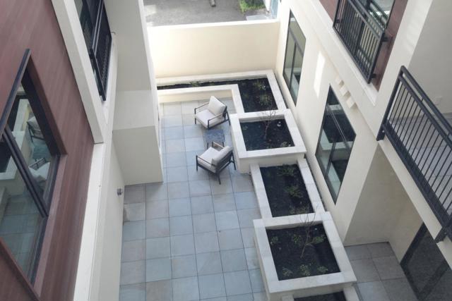389 First Street, Los Altos CA: https://media.crmls.org/mediaz/38cb3da7-6ead-4ddb-b656-bb66a8f4d0be.jpg