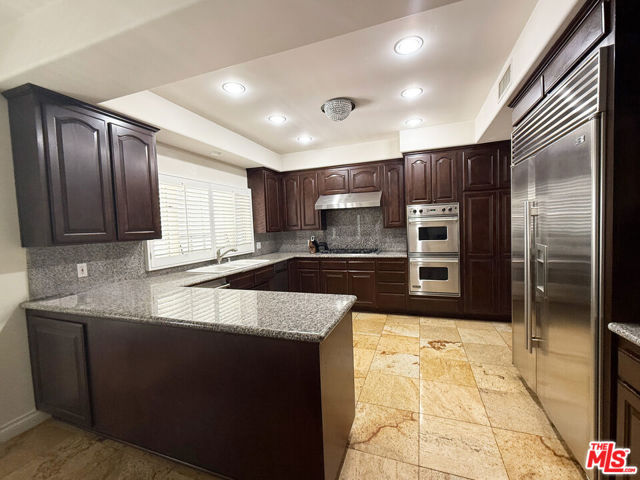 15020 Encanto Drive, Sherman Oaks CA: https://media.crmls.org/mediaz/38cb576c-7dd7-4e11-8322-e103a80451b5.jpg