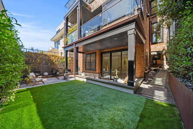 2853 Broderick Street, San Francisco CA: https://media.crmls.org/mediaz/38cbfa76-9d8d-45df-a460-adcf51a3fcc6.jpg