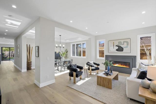 1303 American Way, Menlo Park CA: https://media.crmls.org/mediaz/38cc22ba-f66e-464c-8a52-05079287cf4d.jpg