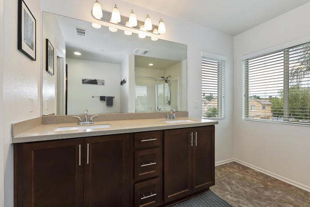 1431 Allium Court, Beaumont CA: https://media.crmls.org/mediaz/38cc63b2-0507-4f7a-be73-b47a7f6ff5fe.jpg