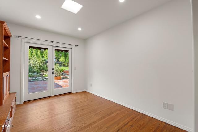 Detail Gallery Image 15 of 27 For 1747 Oakwood St, Pasadena,  CA 91104 - 3 Beds | 2 Baths