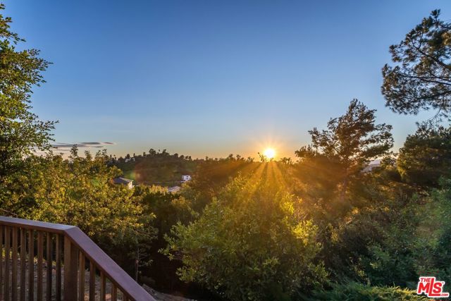 4015 Karelia Street, Los Angeles CA: https://media.crmls.org/mediaz/38cc9861-ba9e-4ba8-98d6-5553a8594521.jpg