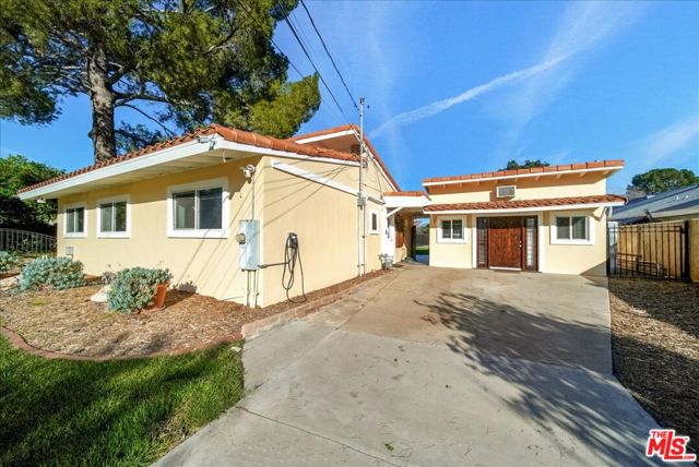 9844 Noble Avenue photo 5