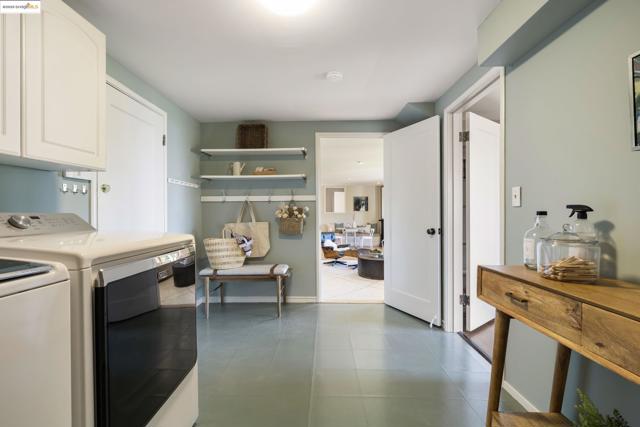 1971 Hoover Ave, Oakland CA: https://media.crmls.org/mediaz/38cd924b-003b-484b-97b0-995c327b8b92.jpg