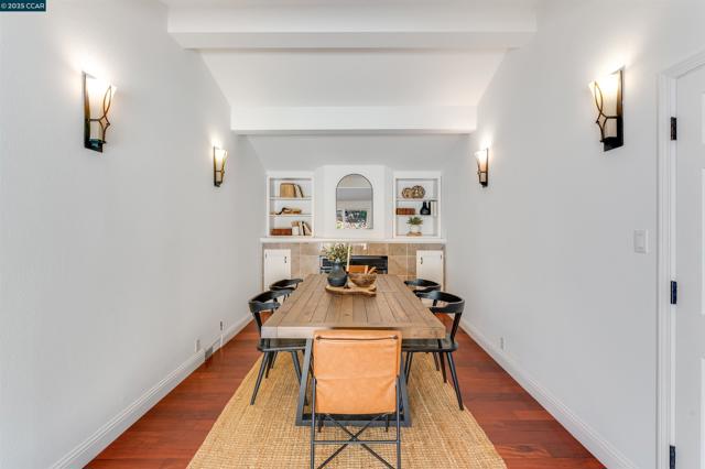 2424 San Miguel Dr, Walnut Creek CA: https://media.crmls.org/mediaz/38ce71de-8f20-4d95-bea5-2964edea0f7d.jpg