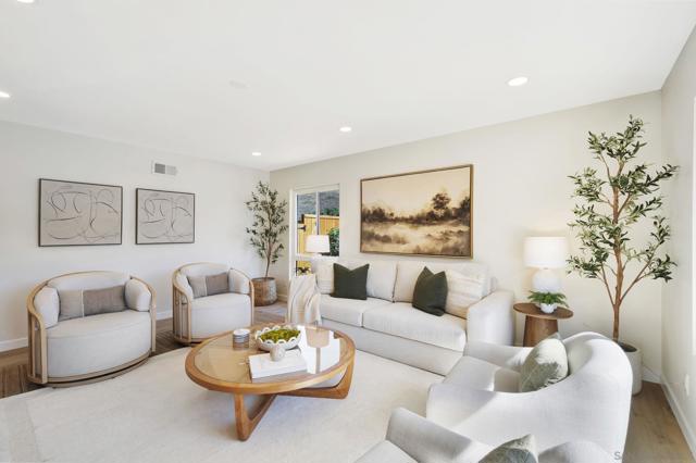 11384 Almazon St, San Diego CA: https://media.crmls.org/mediaz/38ced04d-0401-453a-86a6-06e457a6cc3a.jpg