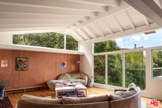 2764 Outpost Drive, Los Angeles CA: https://media.crmls.org/mediaz/38cf45d1-71e7-4cfb-b1a0-72bc342c1baf.jpg