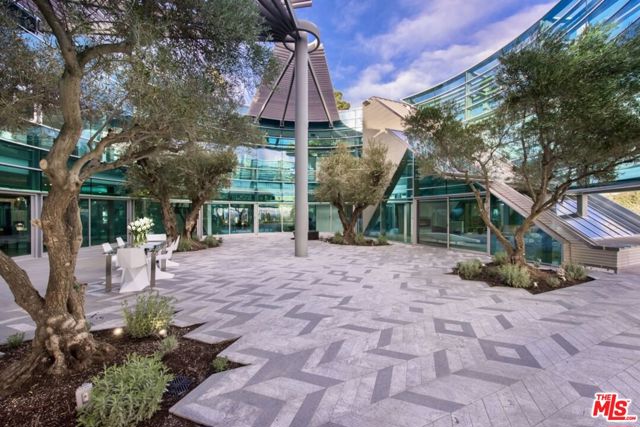1169 Loma Linda Drive, Beverly Hills CA: https://media.crmls.org/mediaz/38cfdb30-1f8a-495c-8e22-1998cbd61ad9.jpg