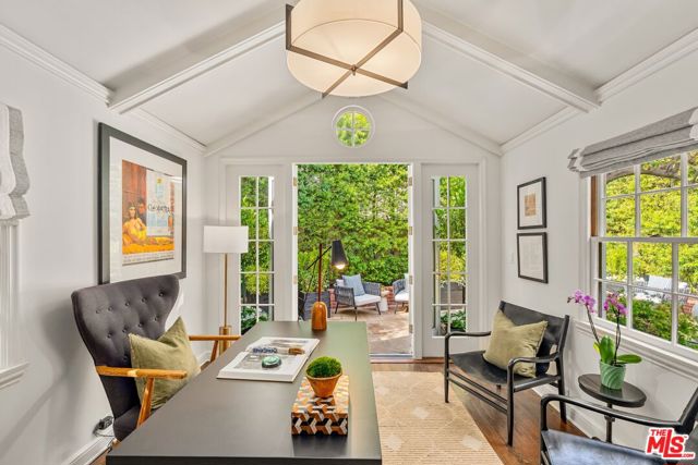 8023 Hemet Place, Los Angeles CA: https://media.crmls.org/mediaz/38cfefbe-fedc-4631-ac45-b6ad09b013a4.jpg
