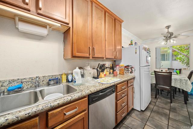 Detail Gallery Image 8 of 24 For 855 E Lexington Ave #4,  El Cajon,  CA 92020 - 2 Beds | 2 Baths