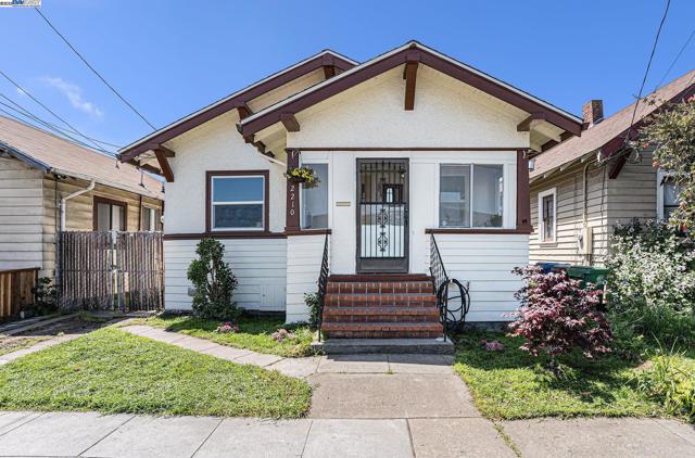 2210 Clement Ave, Alameda, California 94501, 3 Bedrooms Bedrooms, ,1 BathroomBathrooms,Single Family Residence,For Sale,Clement Ave,41094431