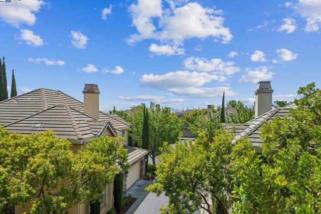 3463 Rimini Ln, Dublin CA: https://media.crmls.org/mediaz/38d21503-2c93-40a2-b92c-3fbff52fe6a7.jpg