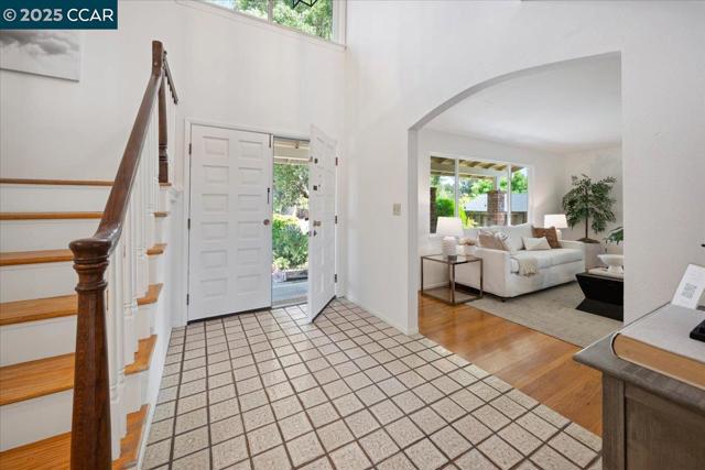 681 Rock Oak Rd, Walnut Creek CA: https://media.crmls.org/mediaz/38d3d192-bac3-4586-8b01-913c0cf2559e.jpg