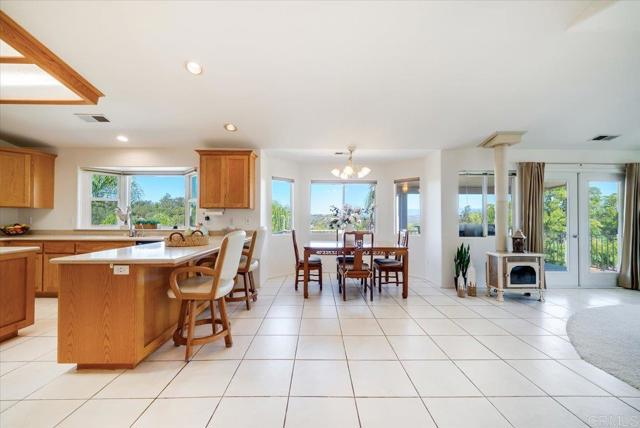 Detail Gallery Image 11 of 38 For 16996 Archie Moore Ring, Ramona,  CA 92065 - 4 Beds | 2/1 Baths