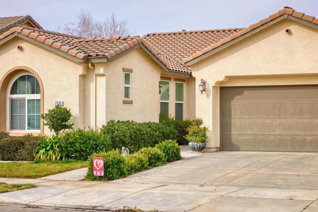 2532 Laurel Ridge Court