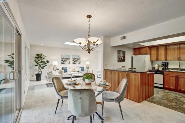 2841 Ptarmigan Dr, Walnut Creek CA: https://media.crmls.org/mediaz/38d60d05-e18c-4483-96e1-6250fc2662da.jpg