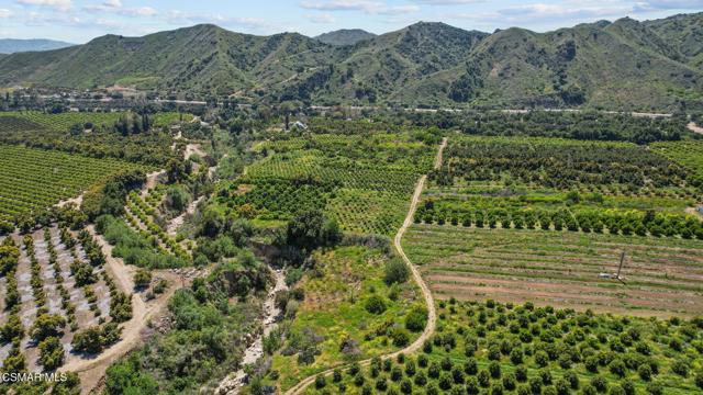 5682 Pine Grove Road, Santa Paula CA: https://media.crmls.org/mediaz/38d617b6-268a-42e7-a3d1-4650200cba49.jpg