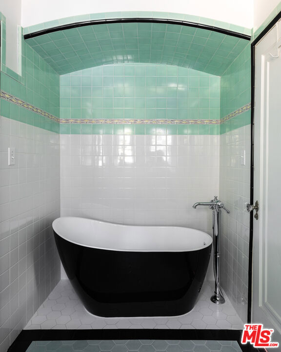 MLS #25500425 image #18