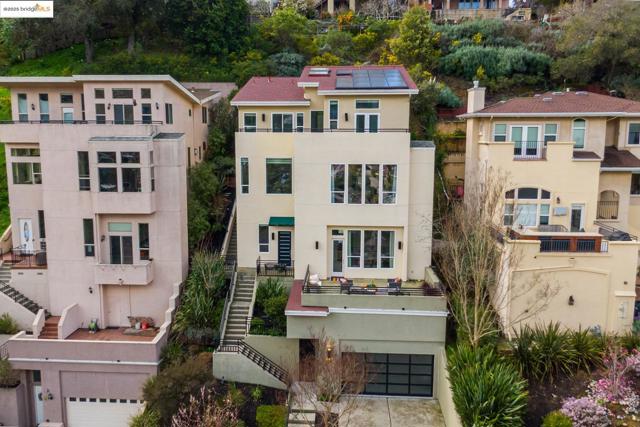 205 Sheridan RD, Oakland CA: https://media.crmls.org/mediaz/38d630b0-aadb-4975-85a2-492d8c6c3f10.jpg