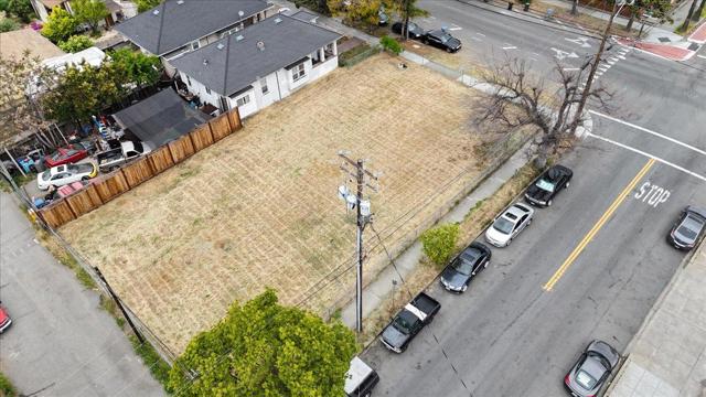 895 S 2nd Street, San Jose CA: https://media.crmls.org/mediaz/38d70944-7873-4643-82c9-b4f407f1a16d.jpg