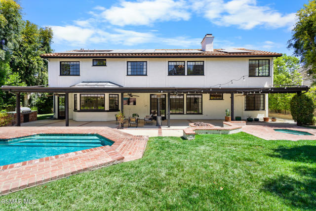 29340 Castlehill Drive, Agoura Hills CA: https://media.crmls.org/mediaz/38d722c0-e0eb-45e9-a75c-a632b5f123b8.jpg