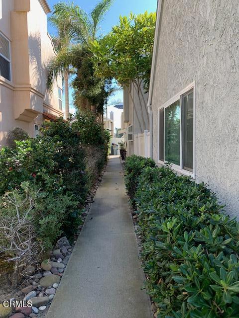 5356 Driftwood Street, Oxnard CA: https://media.crmls.org/mediaz/38d79395-0cca-4c46-b884-32cca2e7d25c.jpg