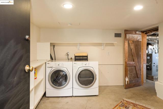 636 Vincente Ave, Berkeley CA: https://media.crmls.org/mediaz/38d8c0bc-4f73-4170-8ad3-6cdf74515321.jpg
