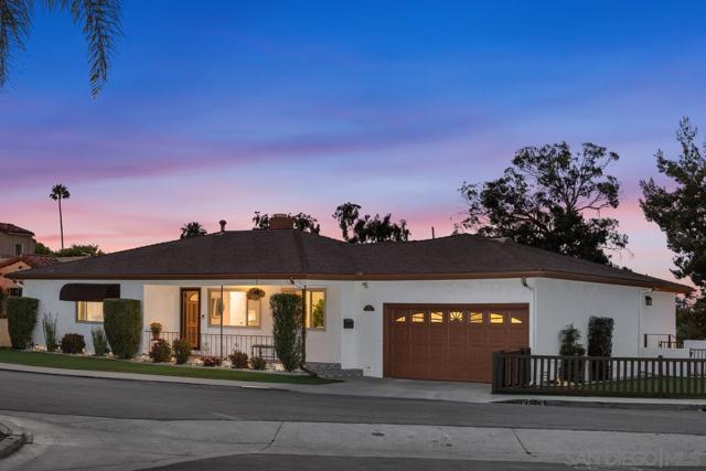 4386 Argos Dr, San Diego CA: https://media.crmls.org/mediaz/38d8d1e2-7891-480a-879b-975971fdf89d.jpg
