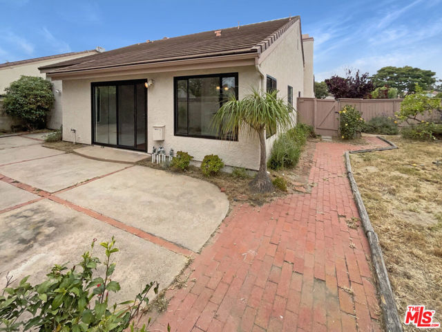 544 Village Road photo 7