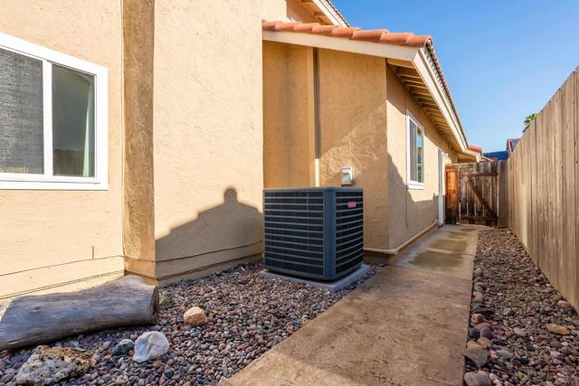 Detail Gallery Image 29 of 30 For 767 Rivertree Dr, Oceanside,  CA 92058 - 5 Beds | 3 Baths