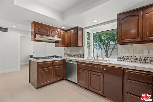 6443 Matilija Avenue, Van Nuys CA: https://media.crmls.org/mediaz/38d932f7-7a09-4188-8f90-a3581f42e232.jpg