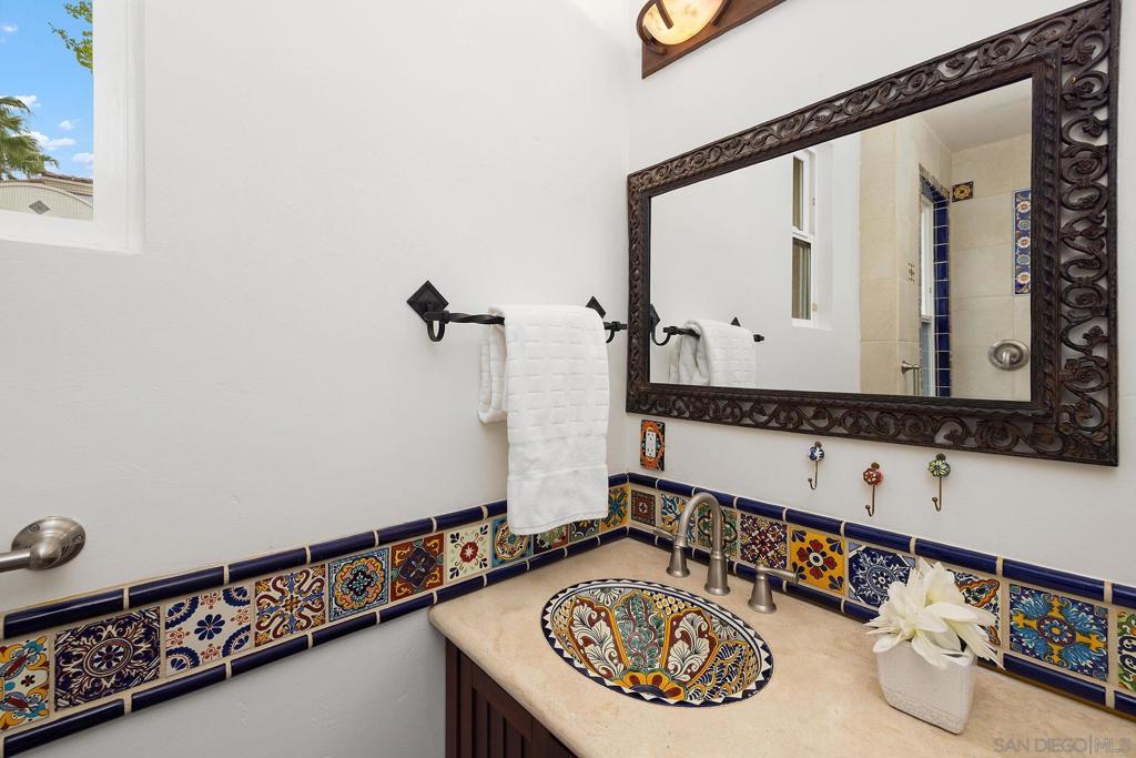 https://media.crmls.org/mediaz/38d99cb7-b208-4a46-898f-786e1dc47cc8.jpg?preset=X-Large