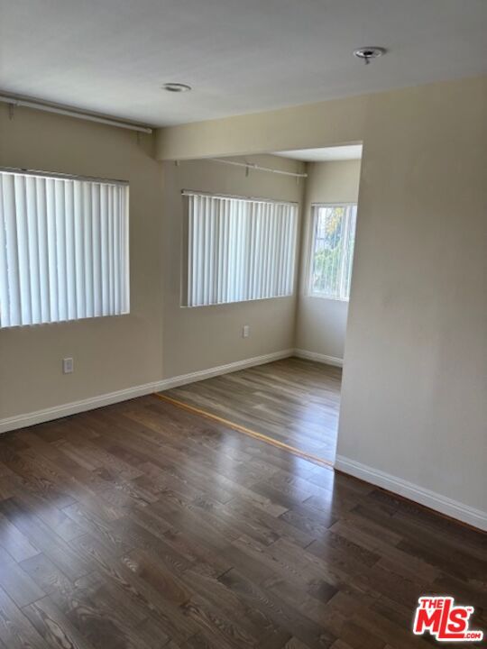 6109 Brynhurst Avenue, Los Angeles CA: https://media.crmls.org/mediaz/38db2964-2cd1-4fb8-8a01-2d22c7604aea.jpg