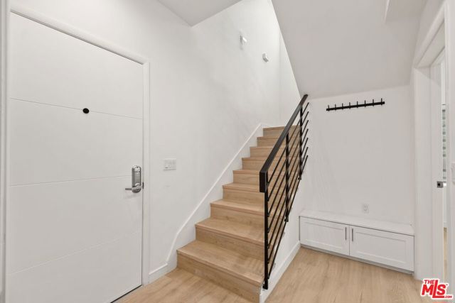 1187 CRENSHAW Boulevard, Los Angeles CA: https://media.crmls.org/mediaz/38db9d2a-a336-4822-bfa4-fa0ade9e030c.jpg