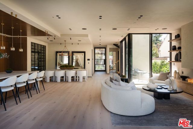 13221 Hesby Street, Sherman Oaks CA: https://media.crmls.org/mediaz/38dc3a07-ebb0-4d91-9ddc-cbbfb6df096a.jpg