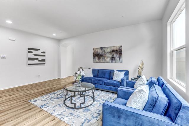 Detail Gallery Image 3 of 41 For 1717 Webber Way, Chula Vista,  CA 91913 - 6 Beds | 4 Baths