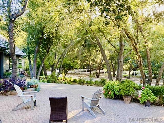 45455 Lorenz Ln, Temecula CA: https://media.crmls.org/mediaz/38dc7e87-bcc7-4cb2-83ea-c2bdb94f7466.jpg