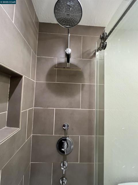 2562 Walnut Blvd, Walnut Creek CA: https://media.crmls.org/mediaz/38dcbe33-d0c9-41e8-ac18-57048074bd10.jpg